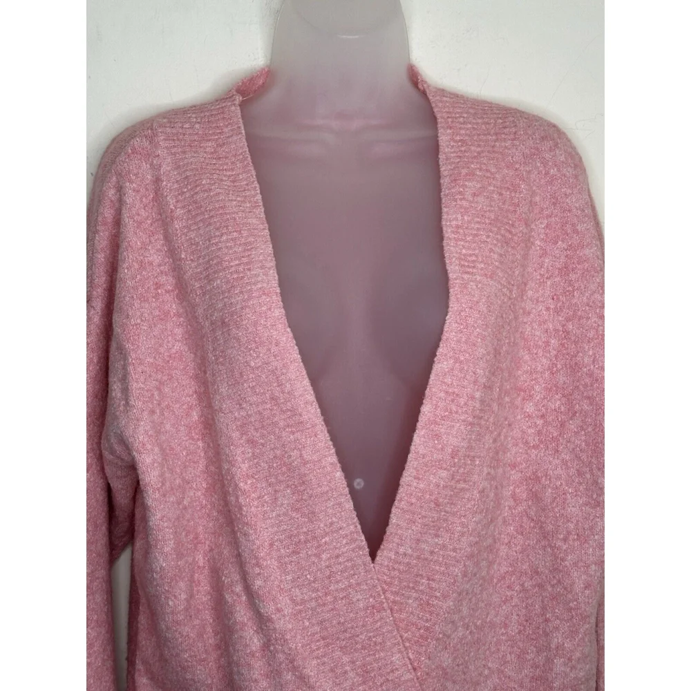 Silence‎ + Noise Urban Outfitters Crossover Sweater Size XS Pink Soft & Cozy